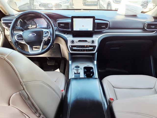 Certified 2022 Ford Explorer XLT w/ Equipment Group 202A image 19