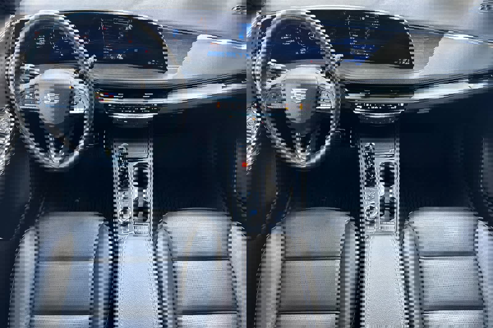 Used 2024 Cadillac XT4 Sport image 3