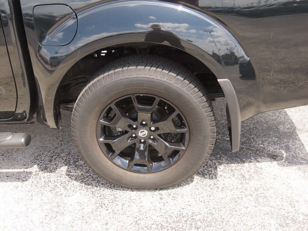 Used 2020 Nissan Frontier SV w/ Midnight Edition Floor Mats RWD image 17