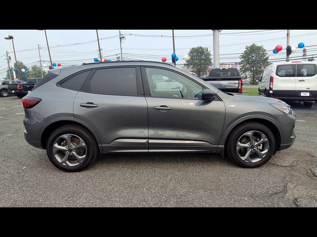 Certified 2024 Ford Escape ST-Line w/ Tech Pack #1 AWD/4WD image 9