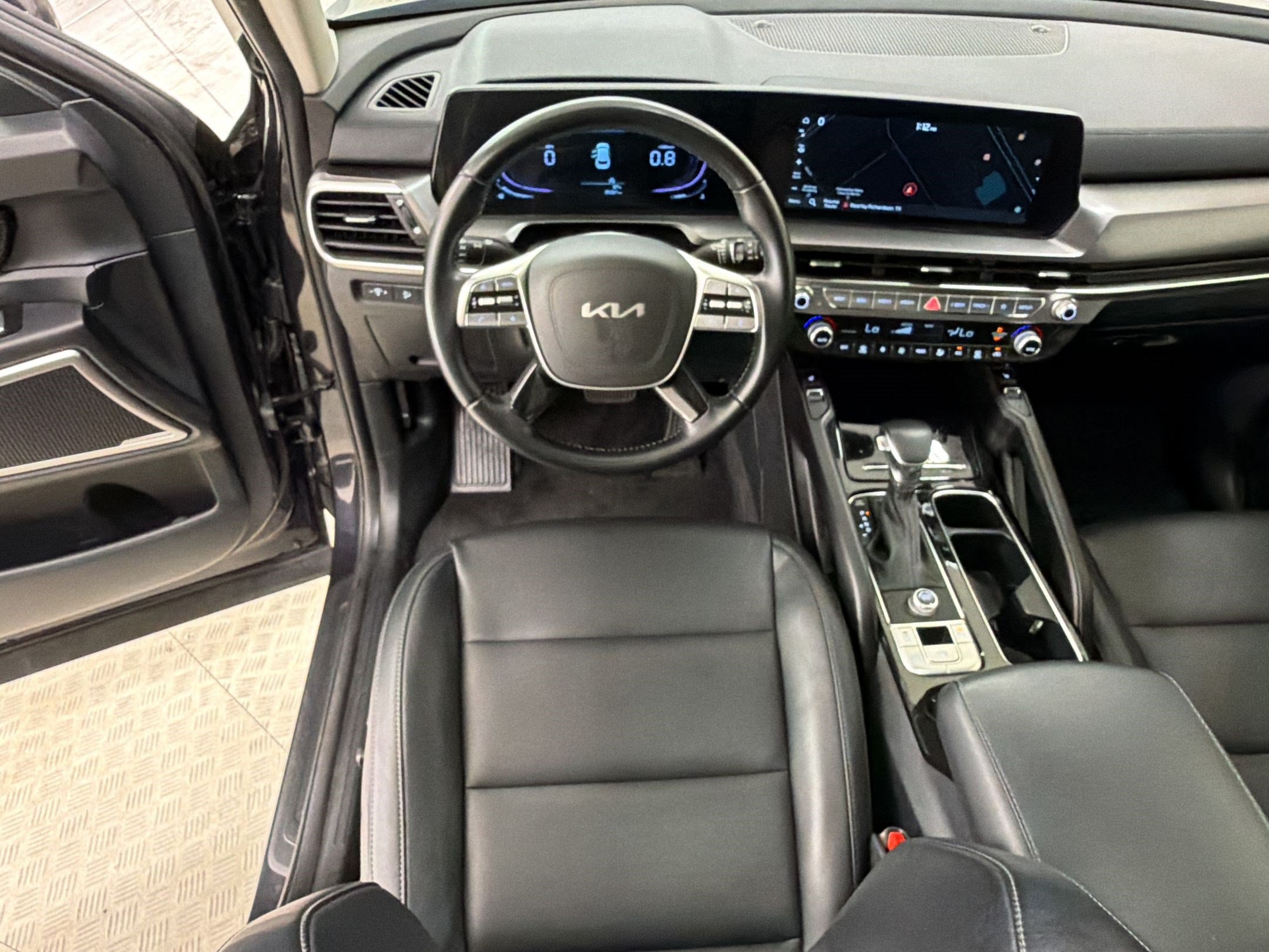 Used 2025 Kia Telluride S FWD image 32