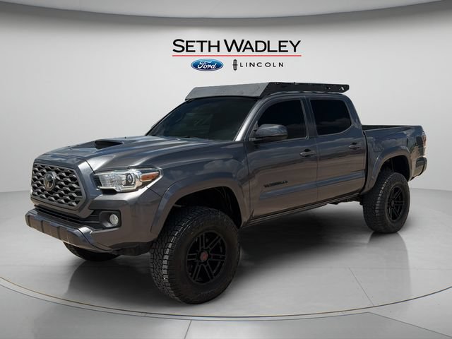 Used 2021 Toyota Tacoma TRD Sport w/ Technology Package RWD image 3