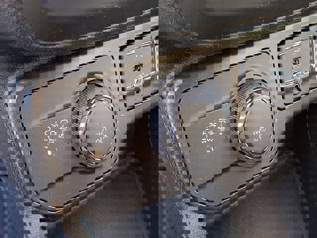 Used 2020 Jeep Renegade Latitude image 23