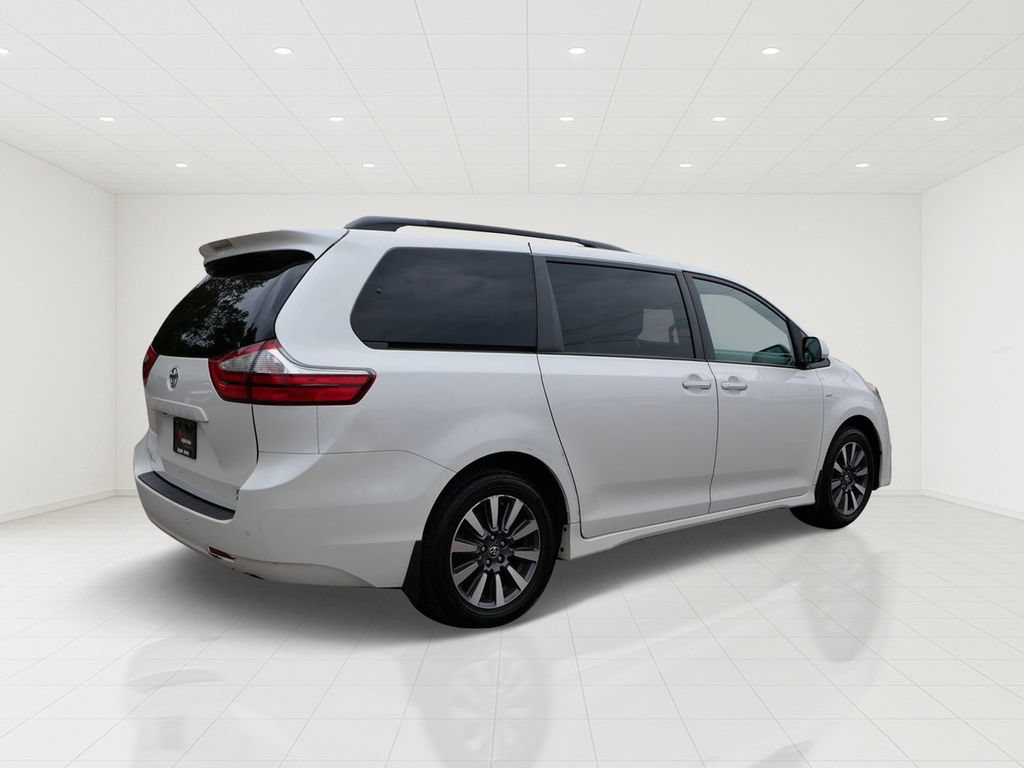 Used 2018 Toyota Sienna XLE w/ XLE Navigation Package AWD/4WD image 6