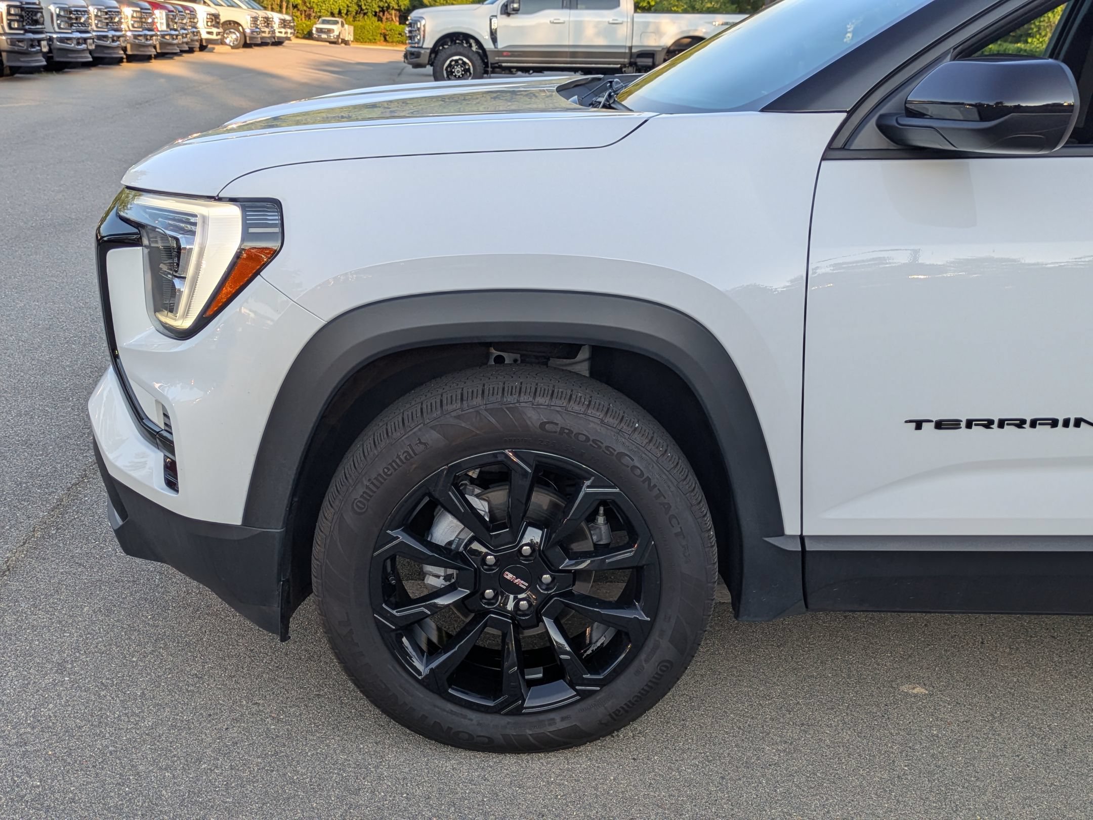 Used 2025 GMC Terrain Elevation w/ Black Edition AWD/4WD image 11