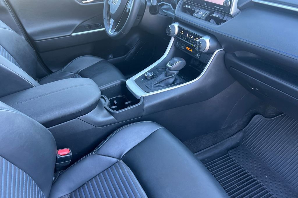 Used 2022 Toyota RAV4 XSE image 18