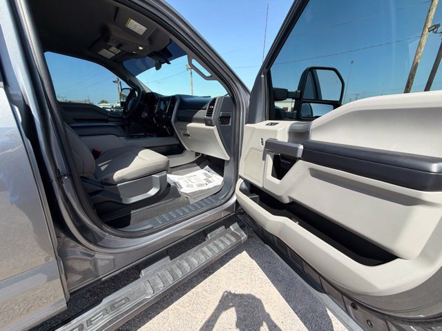 Certified 2022 Ford F250 XLT w/ Black Appearance Package AWD/4WD image 18