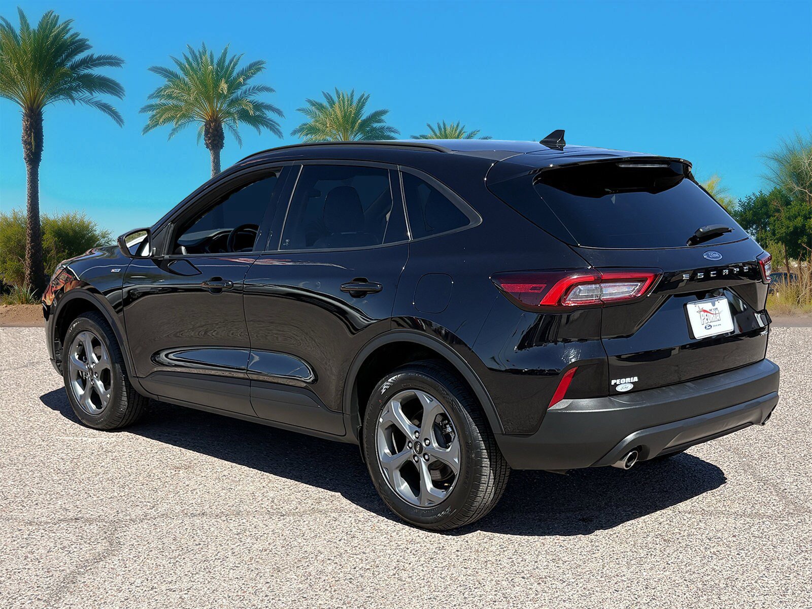 Certified 2025 Ford Escape ST-Line Select AWD/4WD image 3