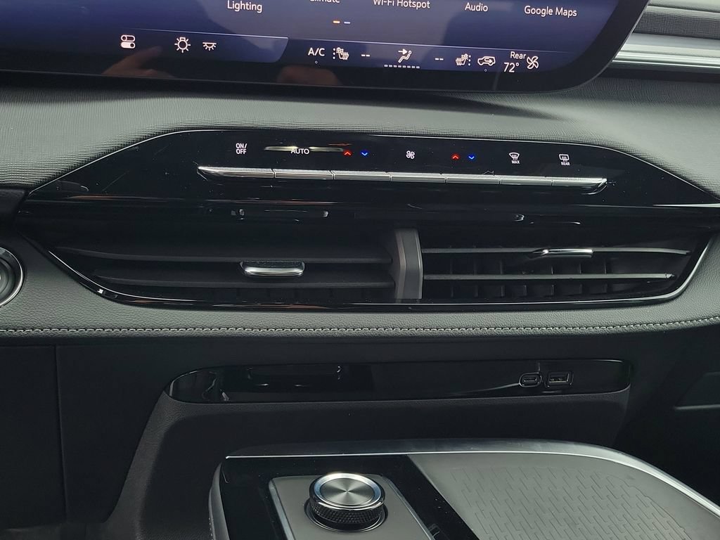 Used 2025 Buick Enclave Sport Touring w/ LPO, All-Weather Package FWD image 28