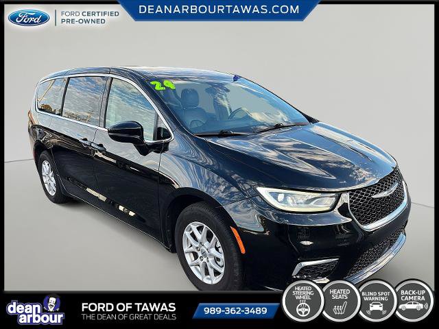Used 2024 Chrysler Pacifica Touring-L FWD image 16