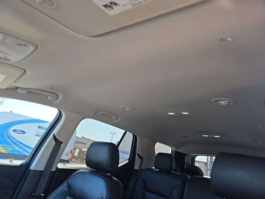 Used 2021 Chevrolet Traverse LS FWD image 30