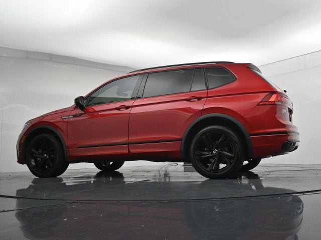 Used 2024 Volkswagen Tiguan SE R-Line FWD image 43