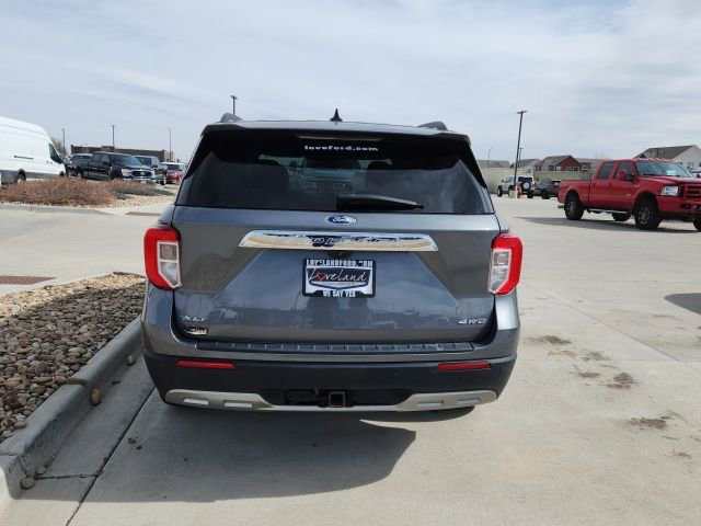 Certified 2022 Ford Explorer XLT image 3