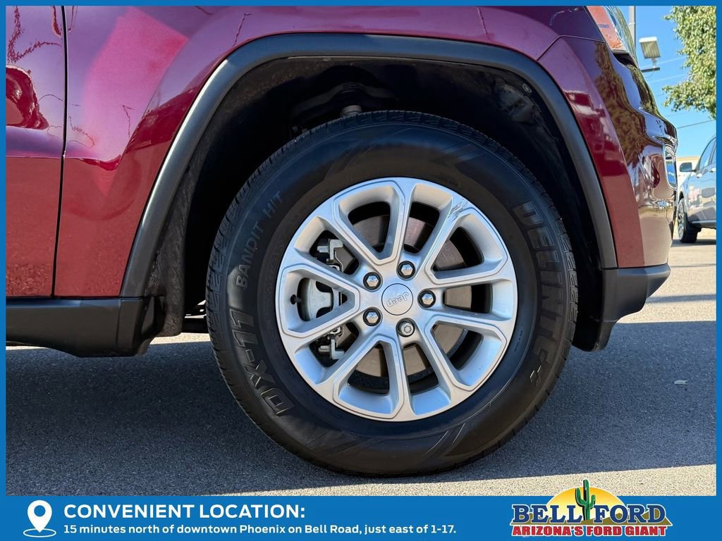 Used 2021 Jeep Grand Cherokee Laredo image 5