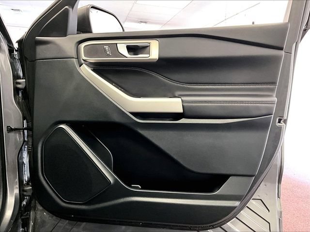 Certified 2023 Ford Explorer XLT w/ Equipment Group 202A AWD/4WD image 23