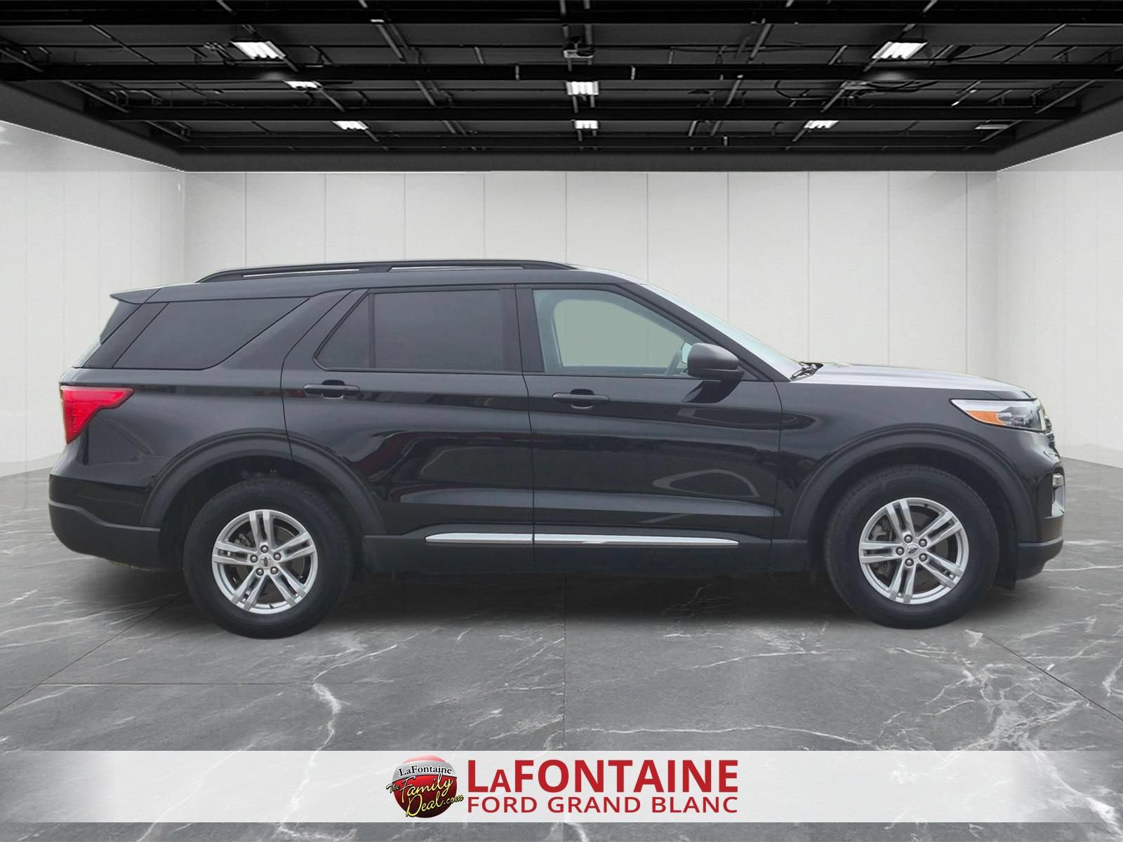 Certified 2024 Ford Explorer XLT w/ Equipment Group 202A AWD/4WD image 6