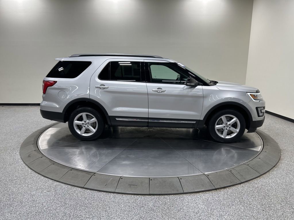 Certified 2017 Ford Explorer XLT w/ Equipment Group 202A image 6