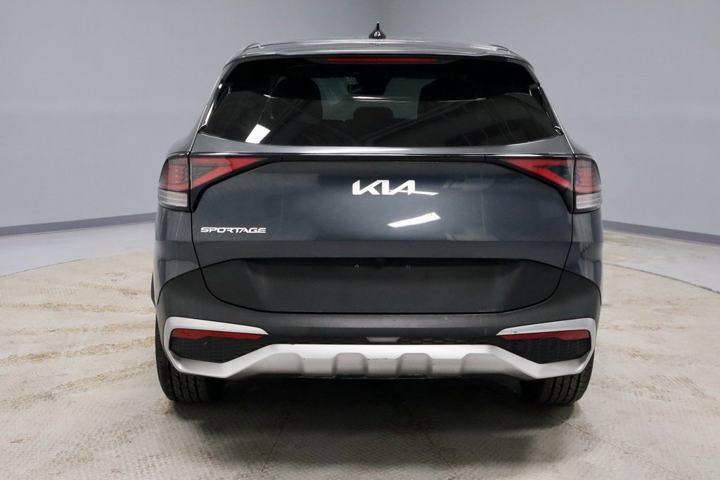 Used 2024 Kia Sportage LX image 4