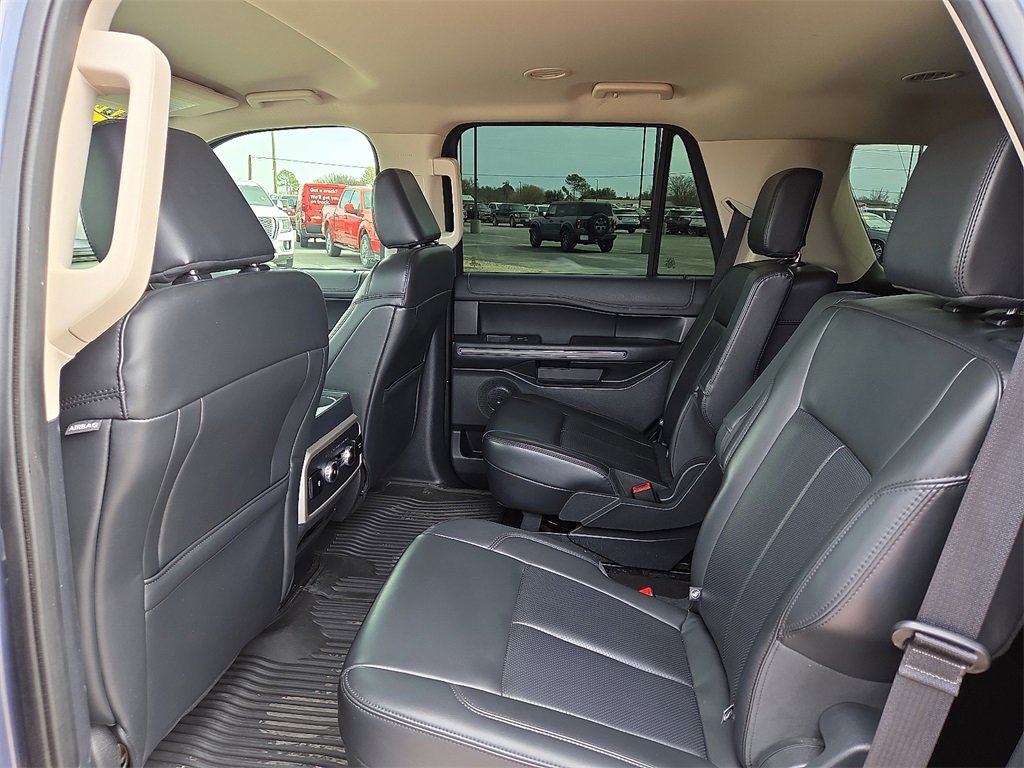 Certified 2023 Ford Expedition XLT image 19