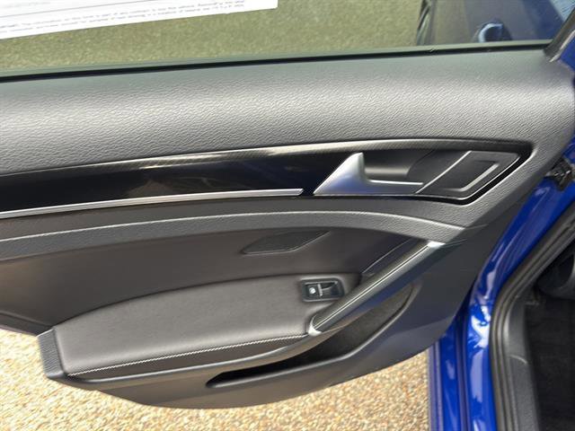 Used 2019 Volkswagen Golf R 4-Door image 16
