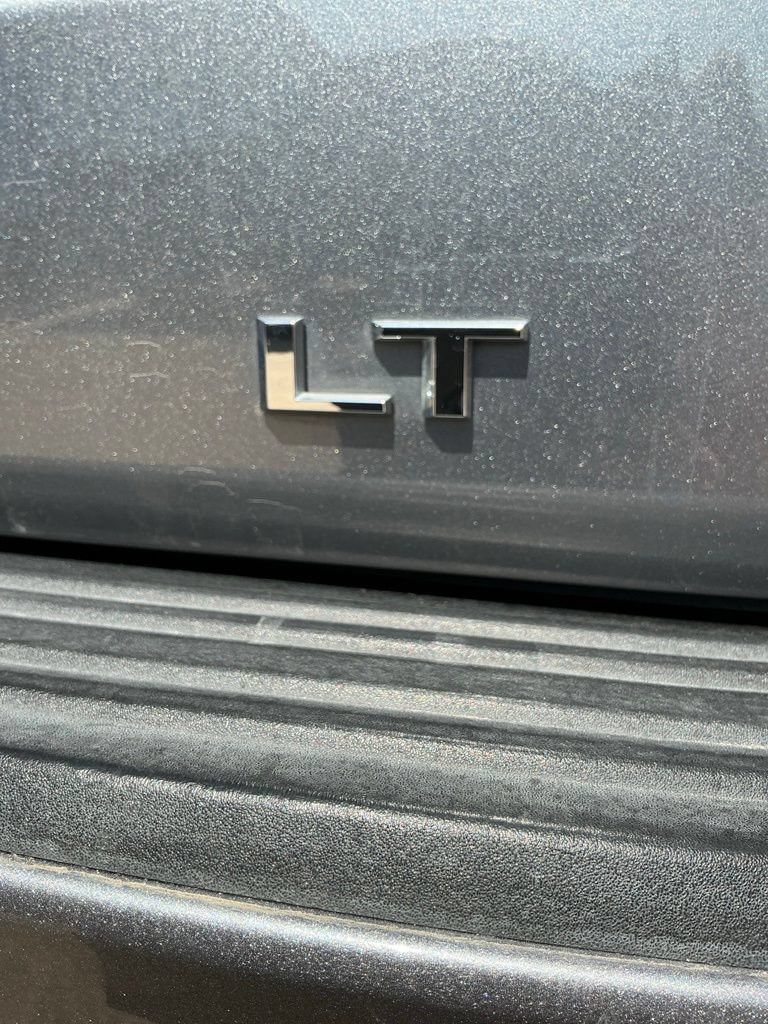 Used 2021 Chevrolet Suburban LT w/ LT Signature Package RWD image 21