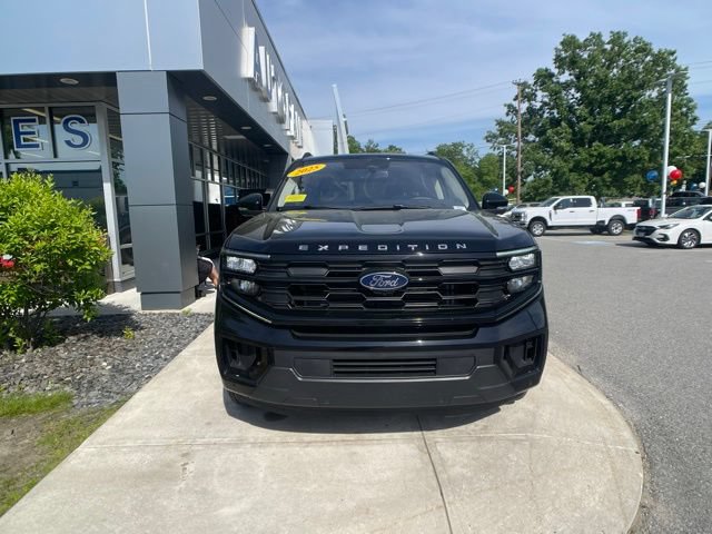 Certified 2025 Ford Expedition Active AWD/4WD image 3