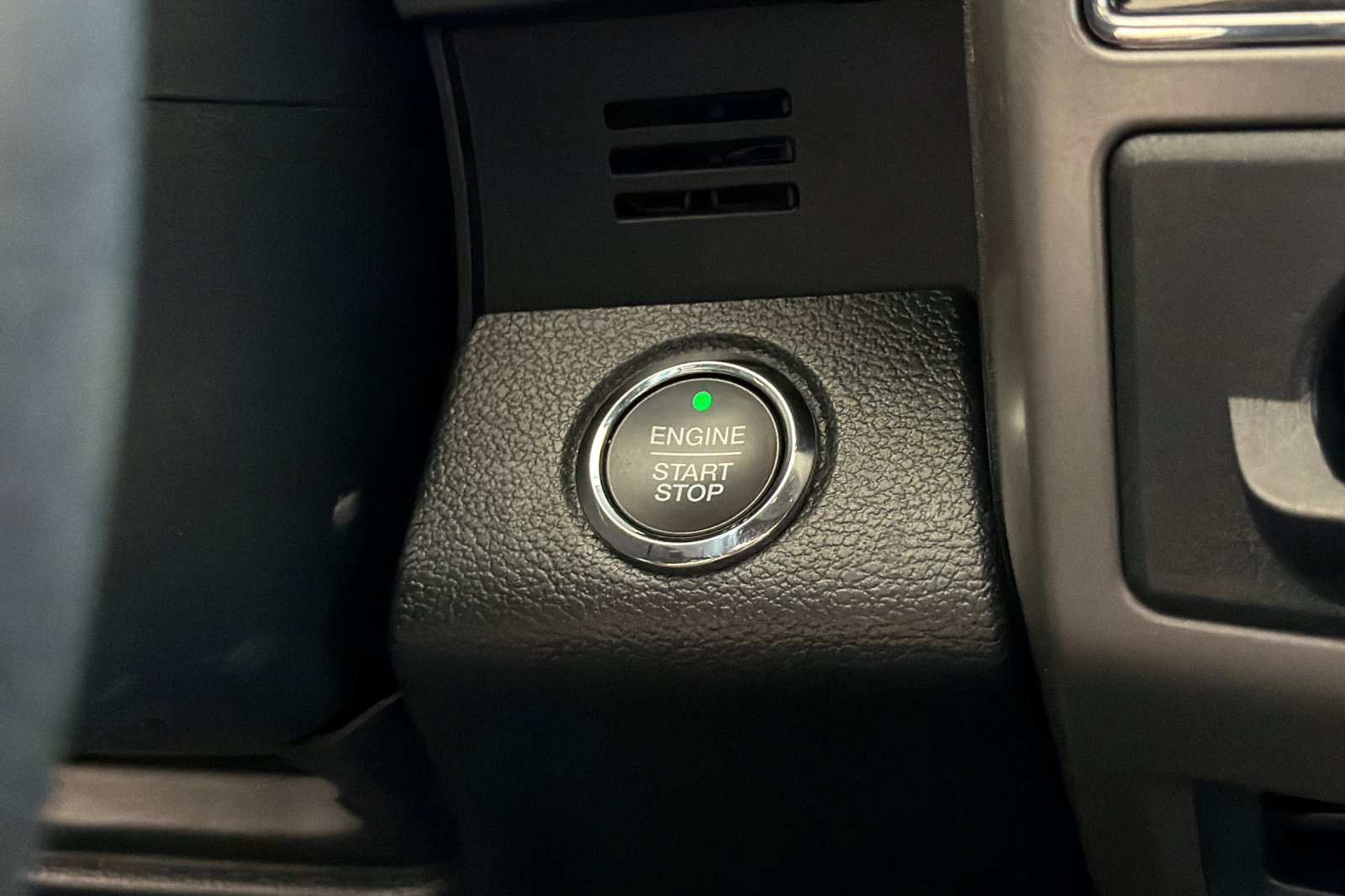 Certified 2021 Ford Expedition XLT RWD image 22
