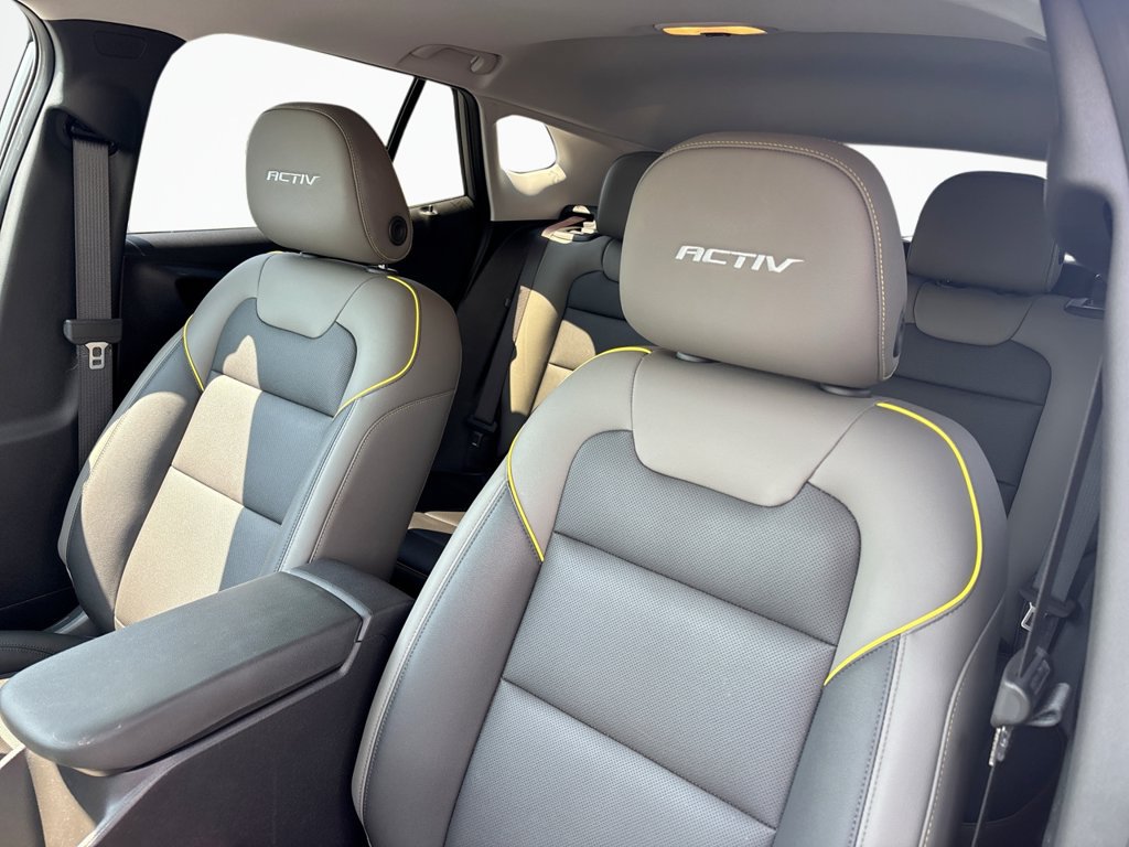 Used 2025 Chevrolet Trax ACTIV w/ Sunroof Package FWD image 40