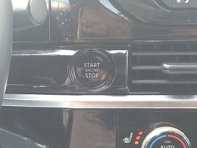 Used 2025 Nissan Pathfinder SV FWD image 44