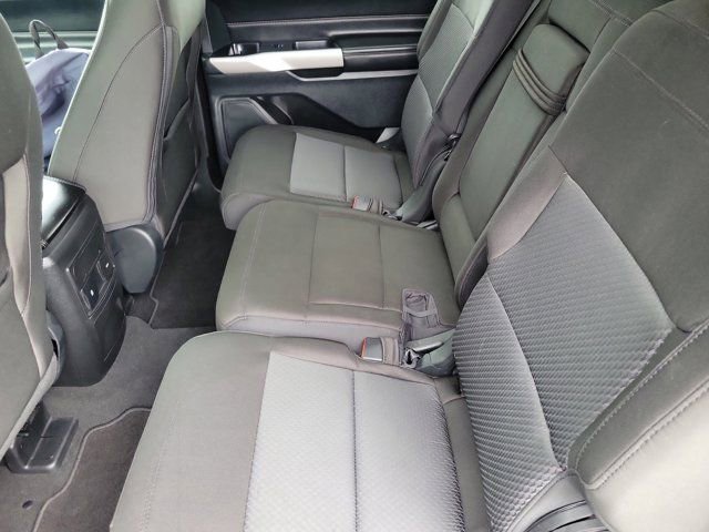 Certified 2023 Ford Explorer XLT RWD image 12
