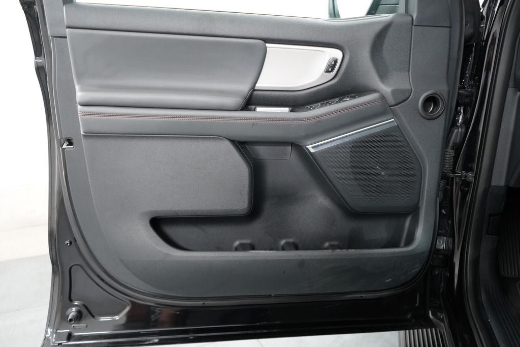 Certified 2025 Ford Expedition Active AWD/4WD image 17