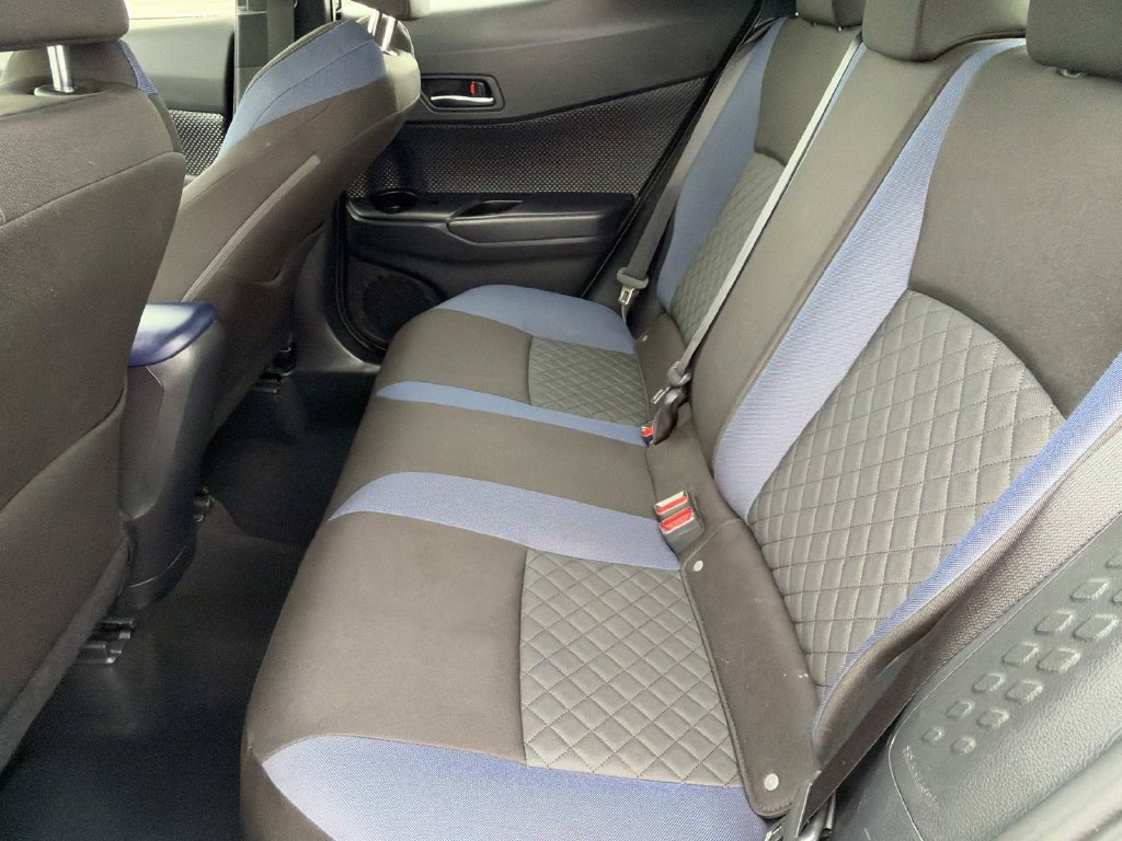 Used 2021 Toyota C-HR XLE FWD image 18