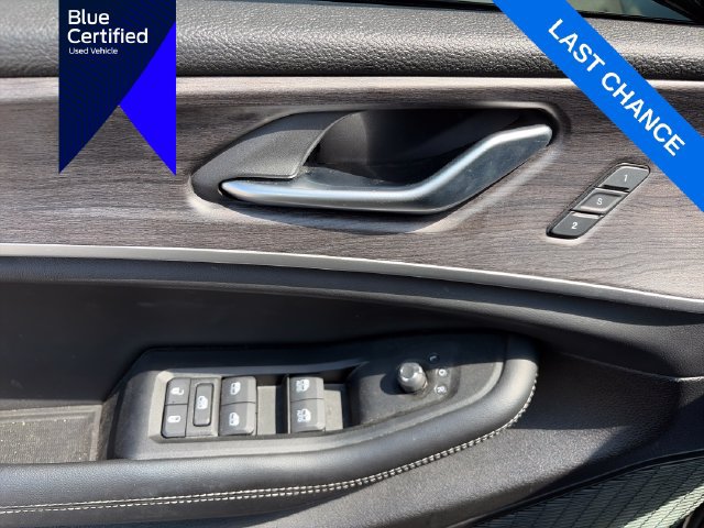 Used 2025 Jeep Grand Cherokee L Limited AWD/4WD image 10