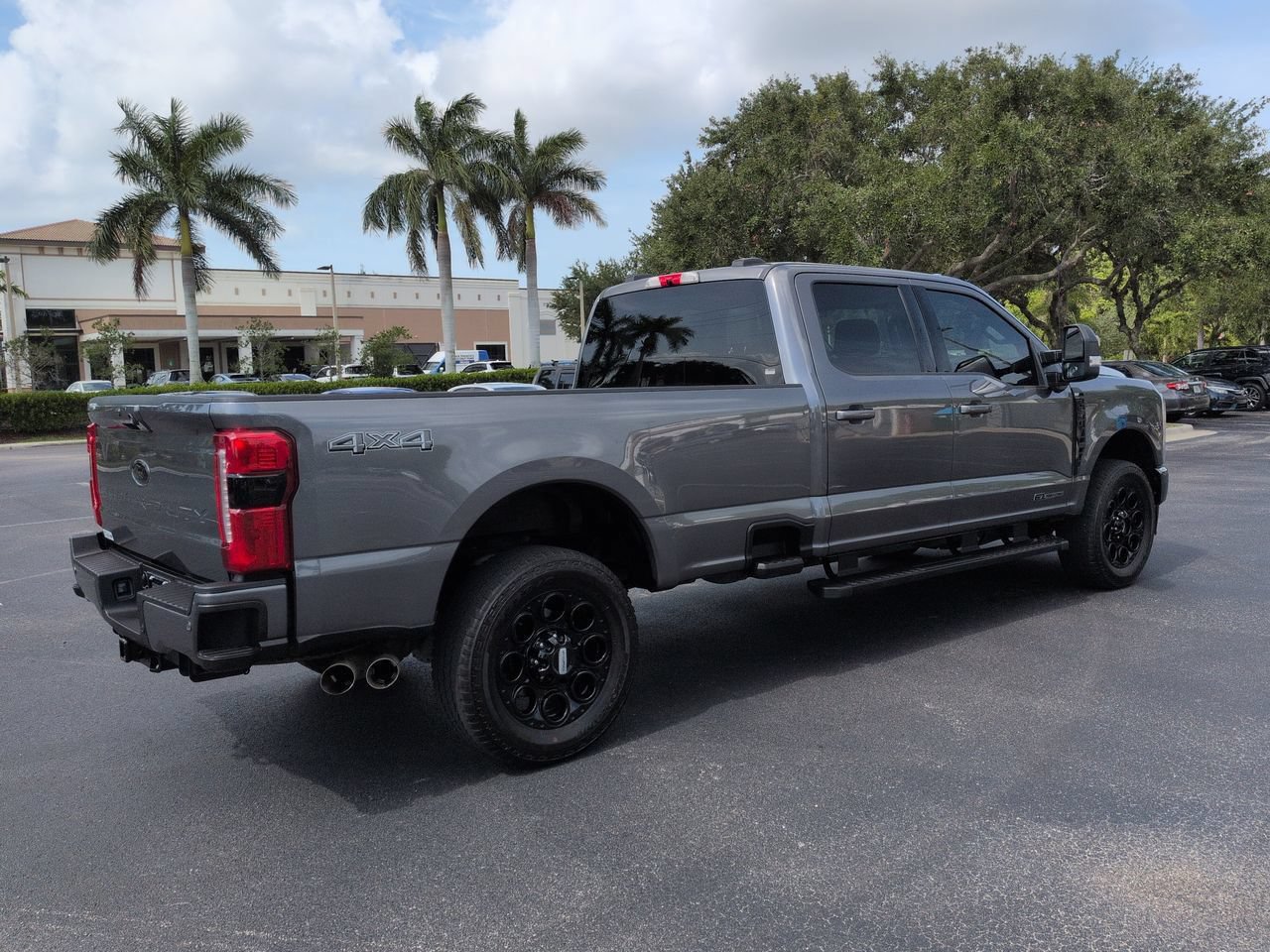 Certified 2025 Ford F350 XLT w/ Black Appearance Package AWD/4WD image 4