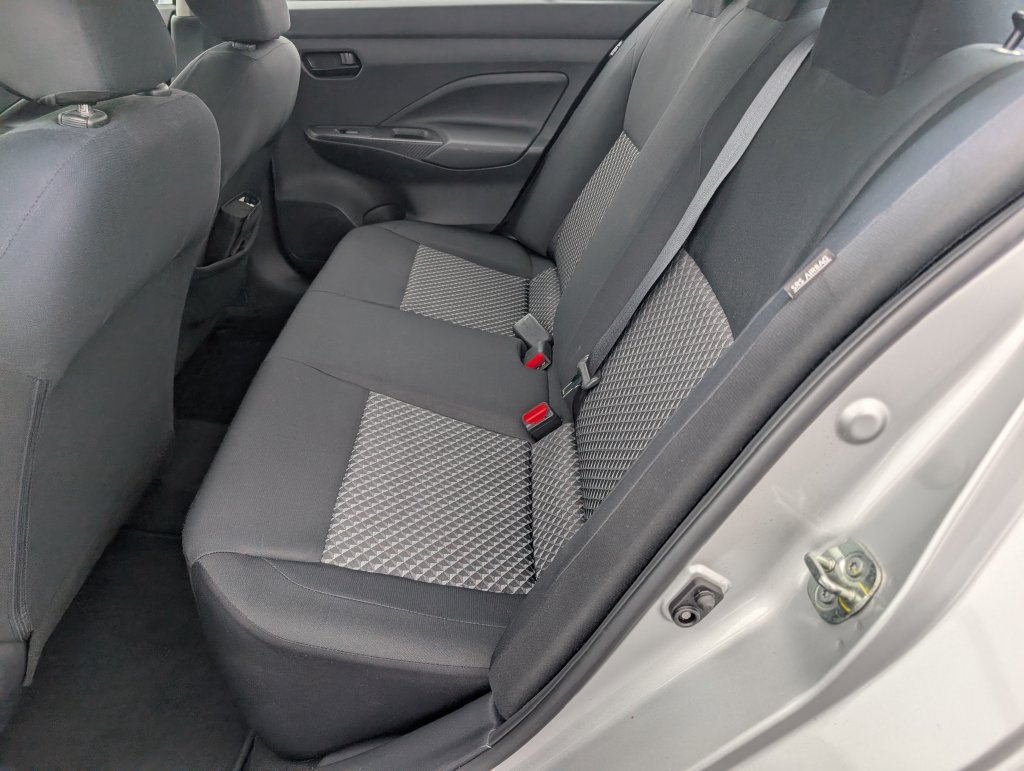 Used 2020 Nissan Versa S FWD image 9