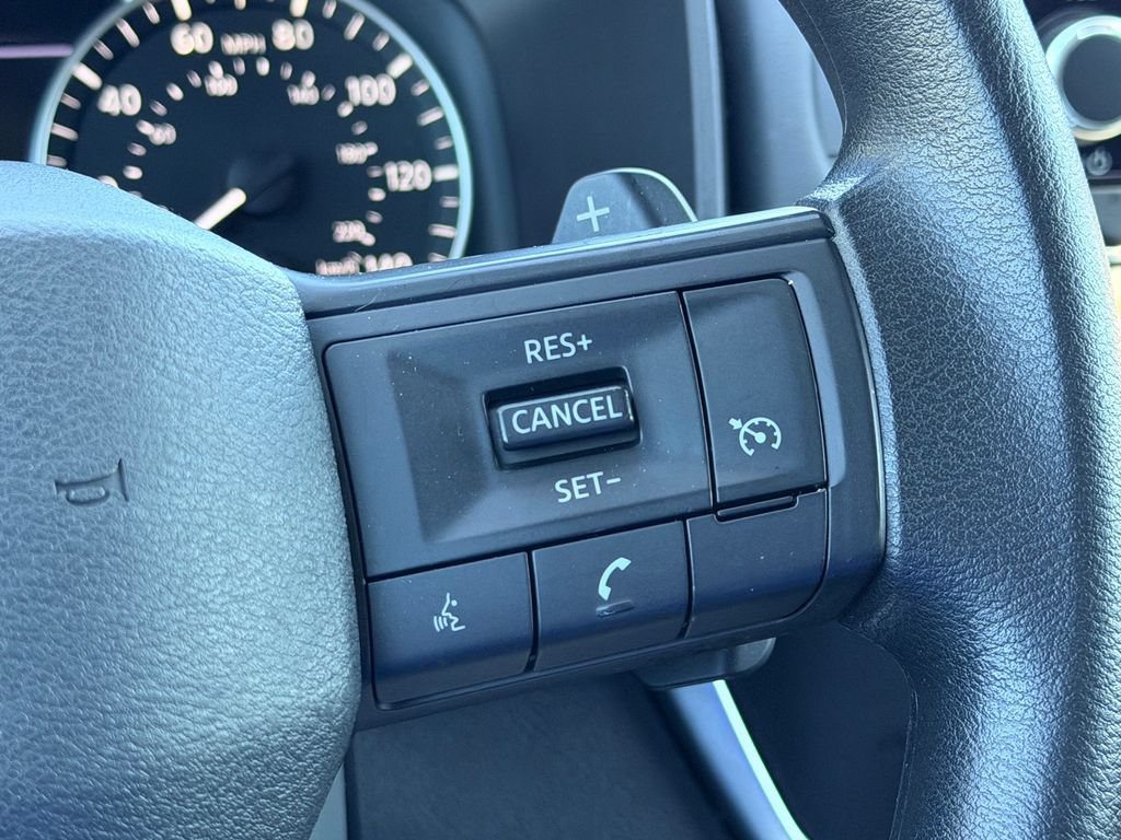 Used 2025 Nissan Rogue S AWD/4WD image 24