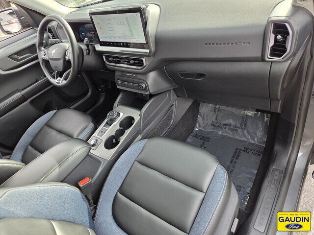 Certified 2025 Ford Bronco Sport Outer Banks w/ Outer Banks Tech Package+ AWD/4WD image 17