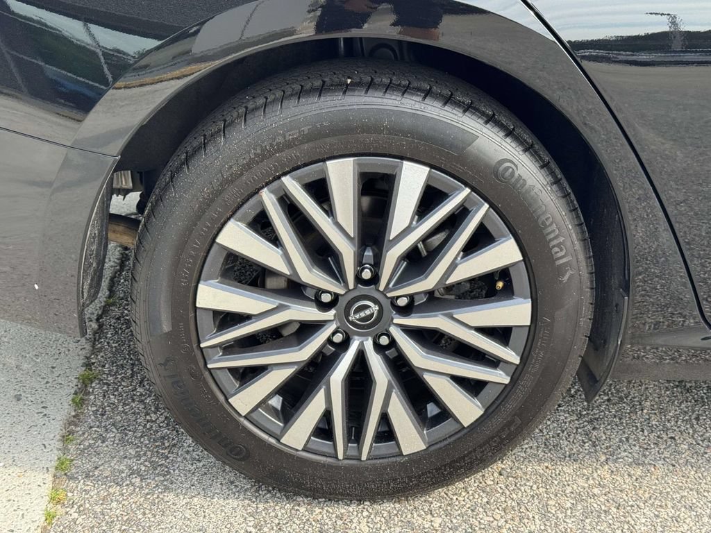Used 2025 Nissan Altima 2.5 SV FWD image 27