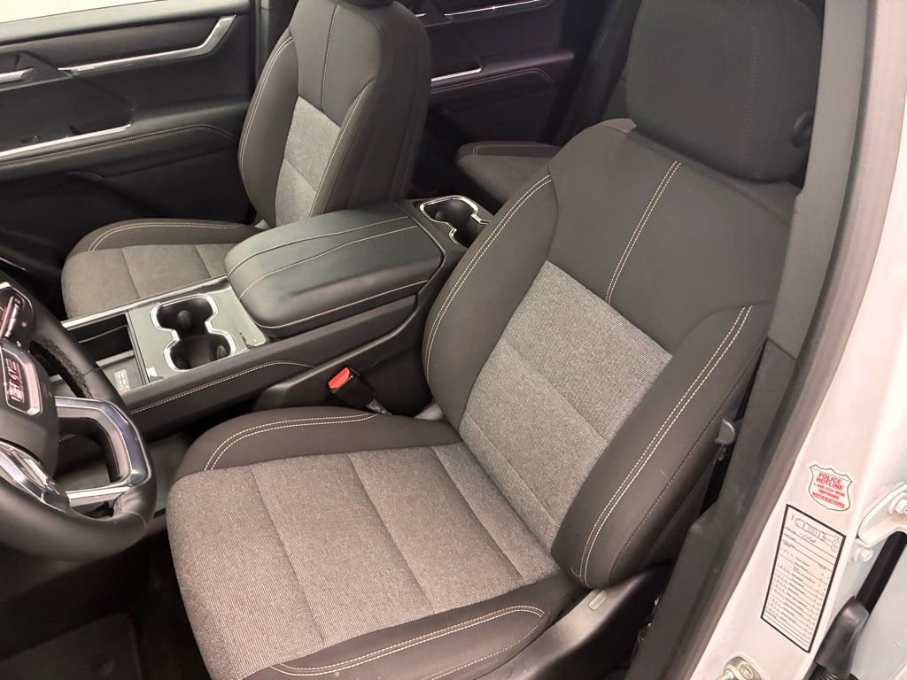 Used 2025 GMC Acadia Elevation image 17