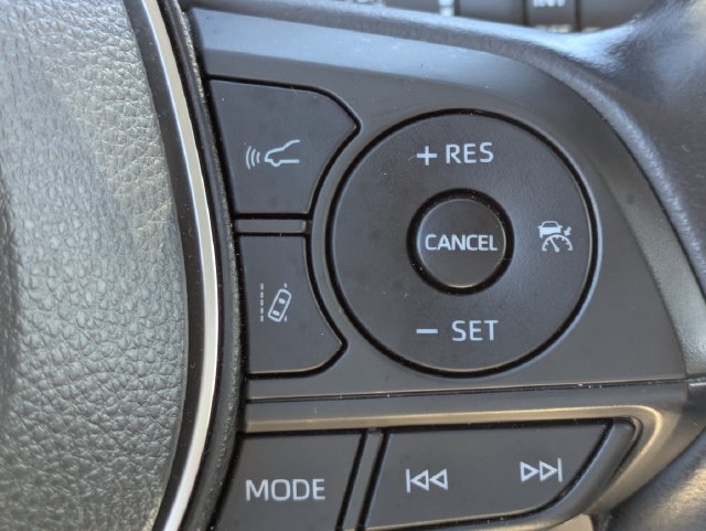 Used 2022 Toyota Corolla Cross XLE w/ Convenience Package FWD image 26