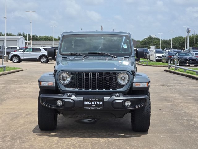 Used 2024 Jeep Gladiator Sport AWD/4WD image 8