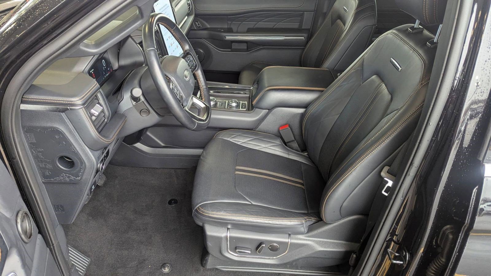 Certified 2024 Ford Expedition Platinum image 9