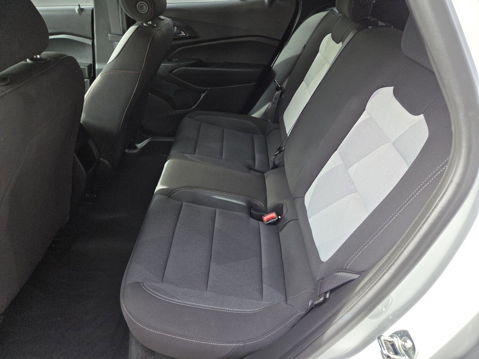 Used 2024 Chevrolet Trax RS w/ Sunroof Package image 12