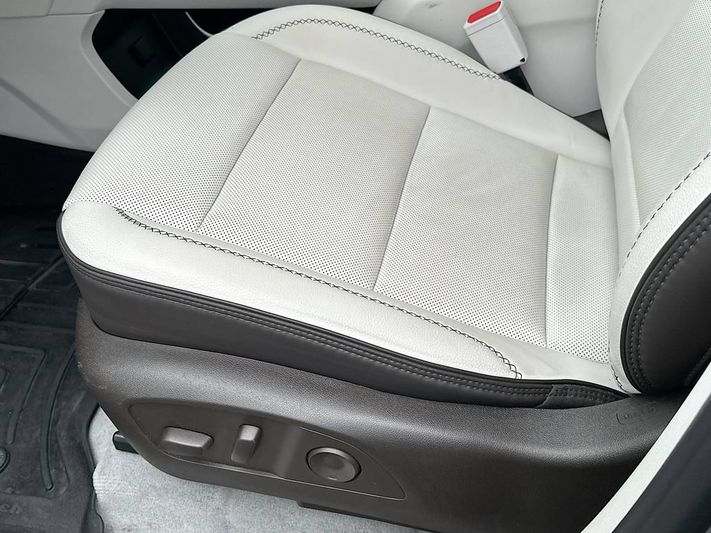 Used 2024 GMC Acadia Denali w/ Super Cruise Package FWD image 9