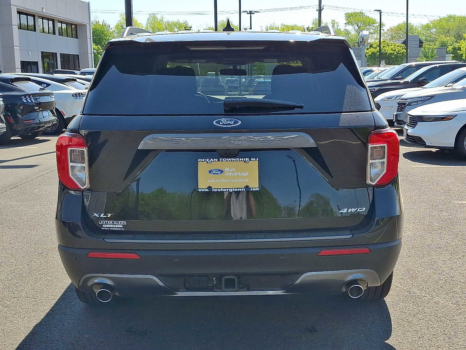 Certified 2023 Ford Explorer XLT w/ Equipment Group 202A AWD/4WD image 6