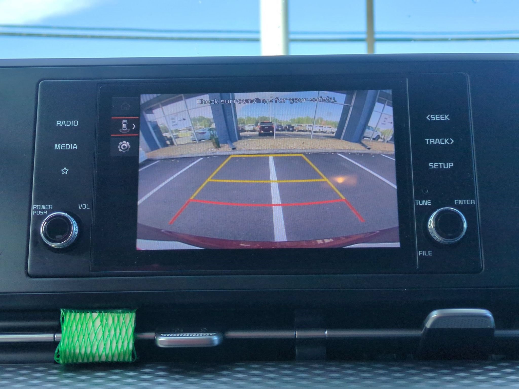 Used 2023 Kia Carnival LX FWD image 21