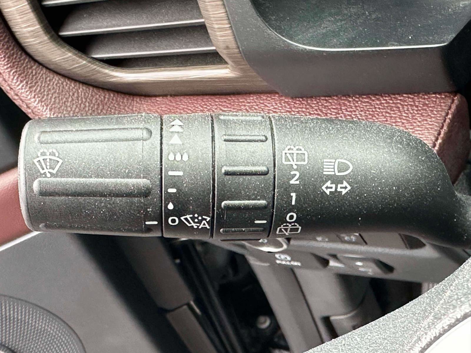 Certified 2023 Ford Expedition Limited image 23