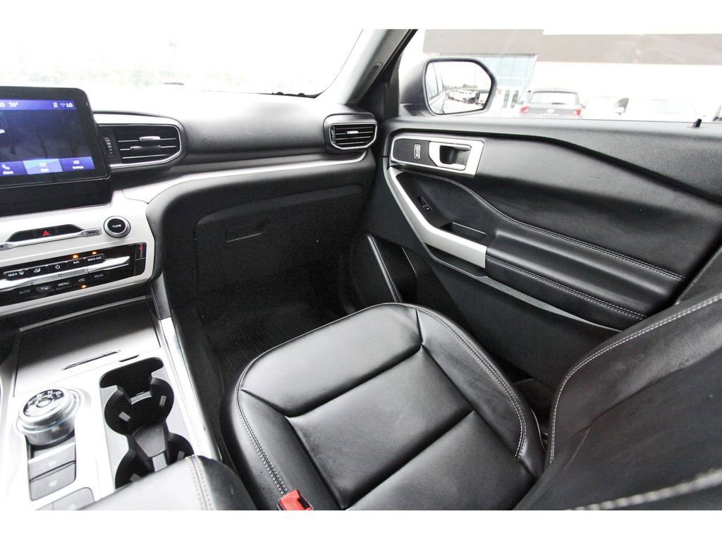 Certified 2023 Ford Explorer XLT w/ Equipment Group 202A RWD image 12