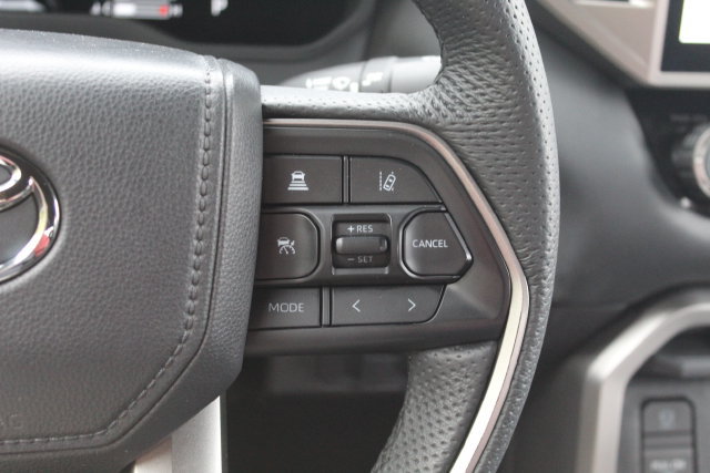 Used 2026 Toyota Tundra Limited AWD/4WD image 32
