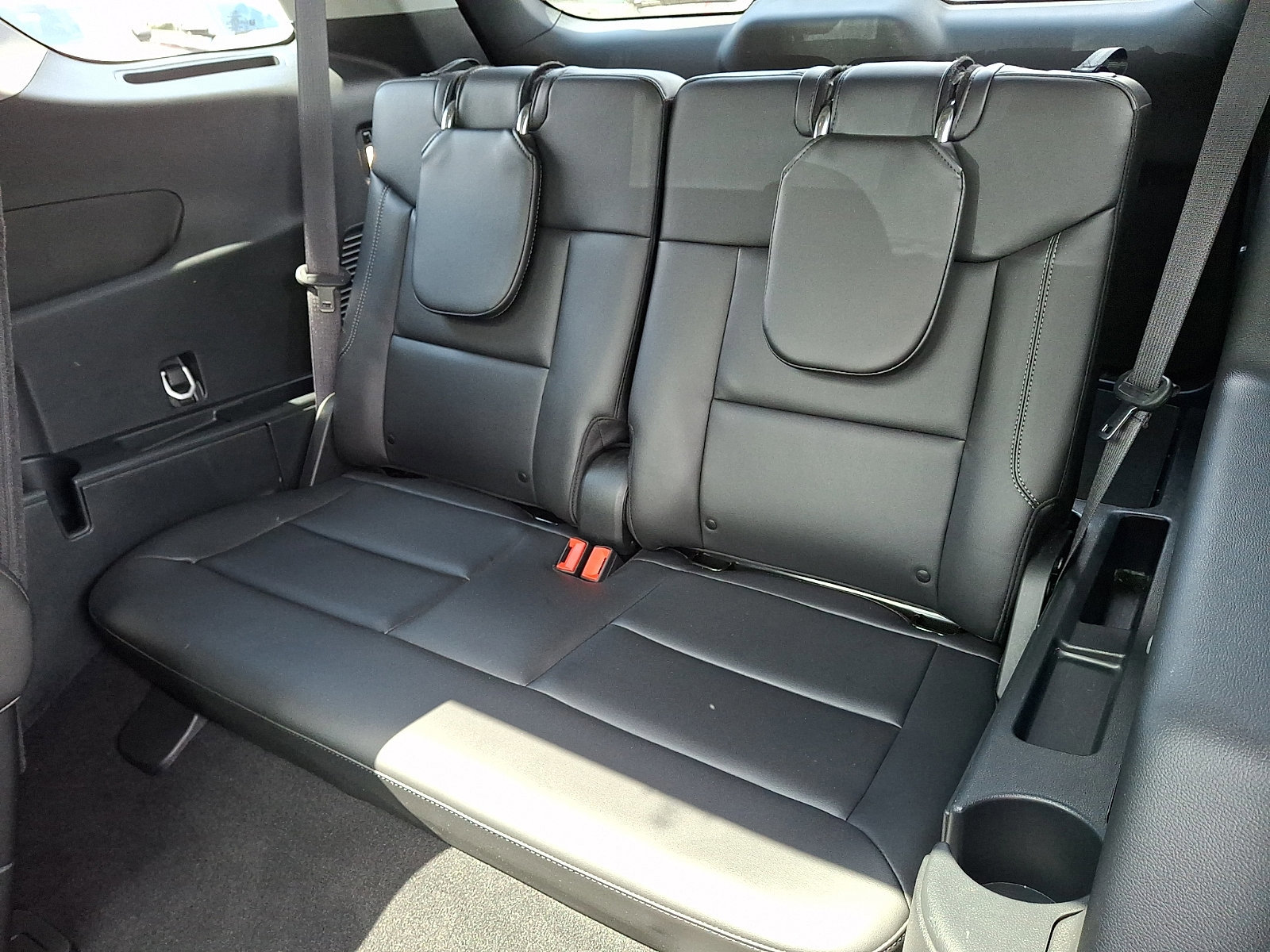 Certified 2024 Ford Explorer XLT w/ Equipment Group 202A image 14